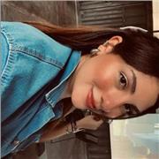 Odontólogo que imparte clases de biología, química y bioquímica